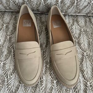 DV by Dolce Vita Women's Beige Loafers